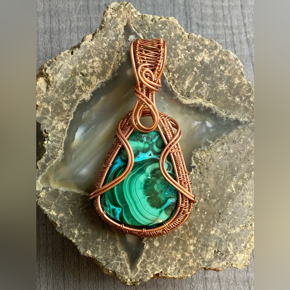 NWOT Genuine Malachite in Chrysocolla Gemstone, Copper Wire Wrap Pendant - Picture 5 of 16